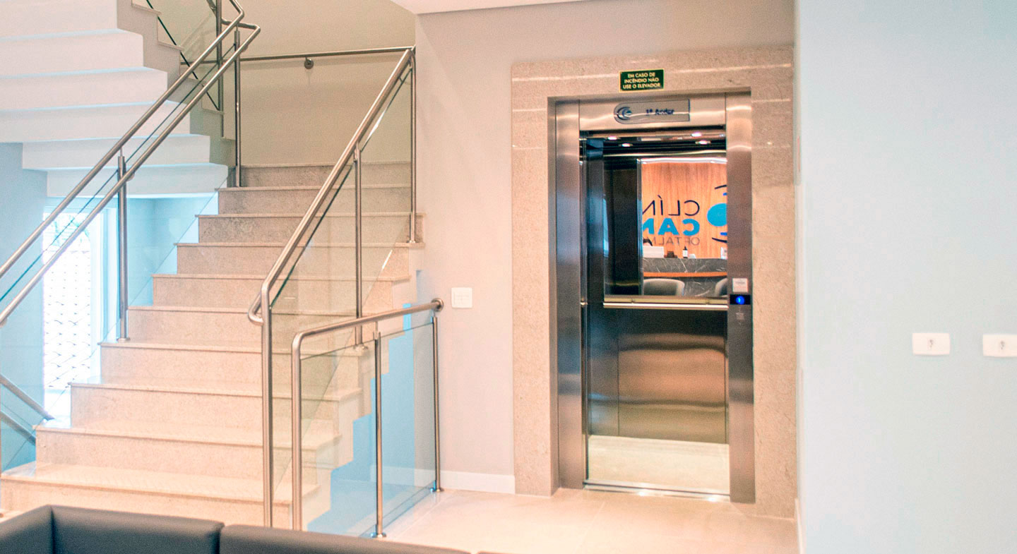 Elevadores Sociais - Metal Laran